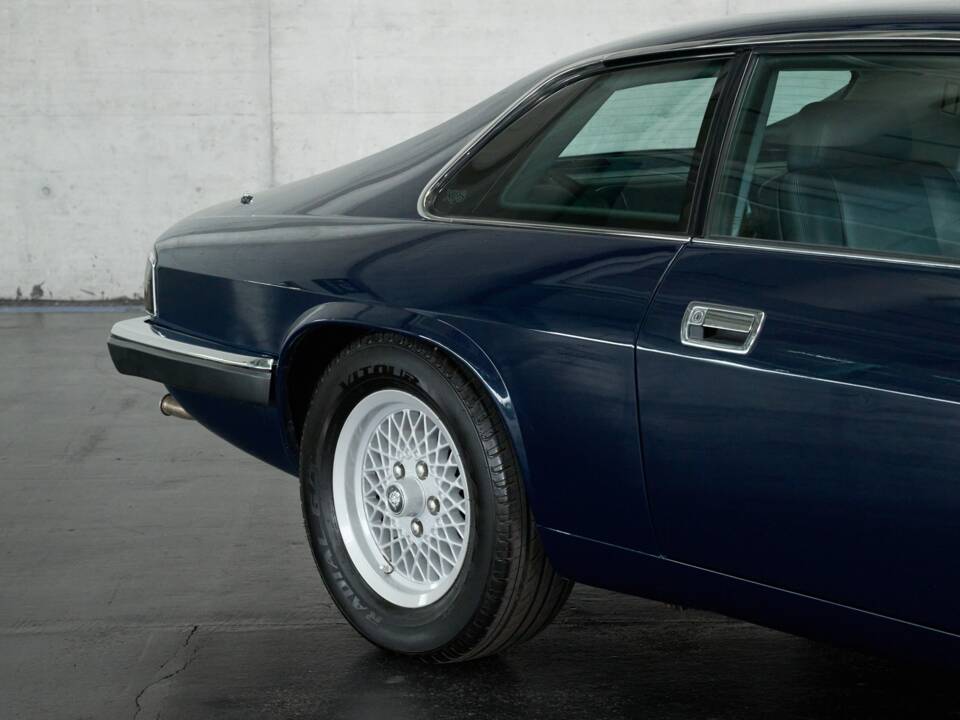 Image 28/50 of Jaguar XJS 5.3 V12 (1993)