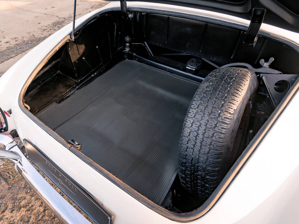 Image 38/42 de Mercedes-Benz 190 SL (1961)