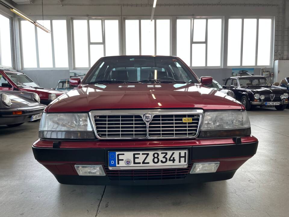 Image 26/47 of Lancia Thema 8.32 (1989)