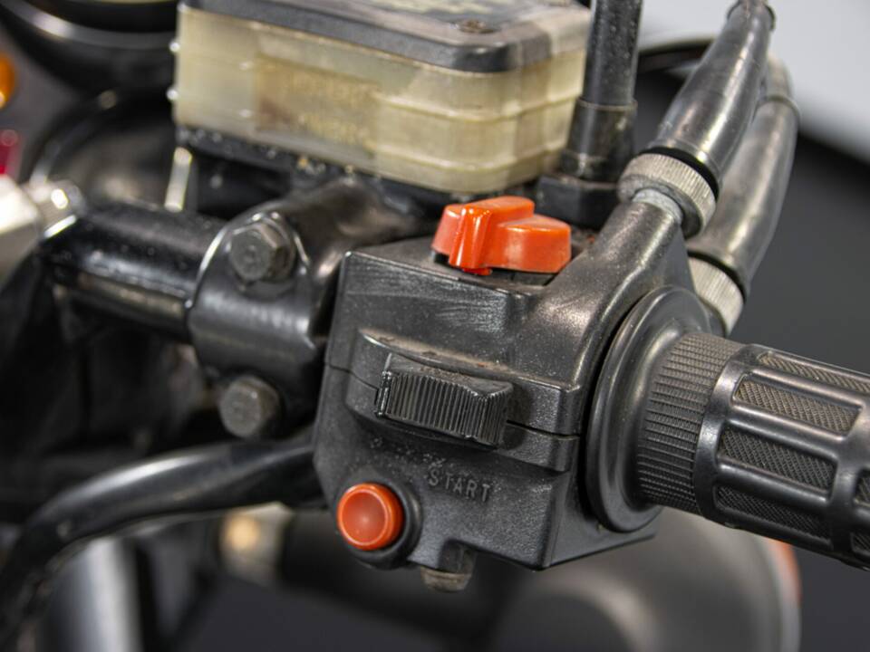 Image 46/50 of Honda DUMMY (1980)