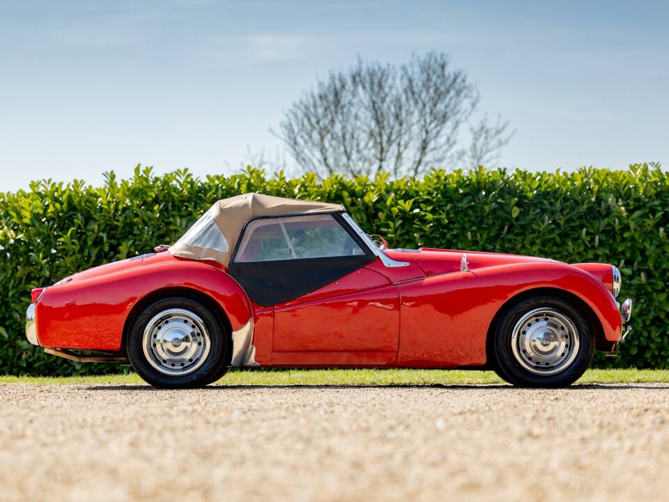 Image 3/50 of Triumph TR 3 (1956)