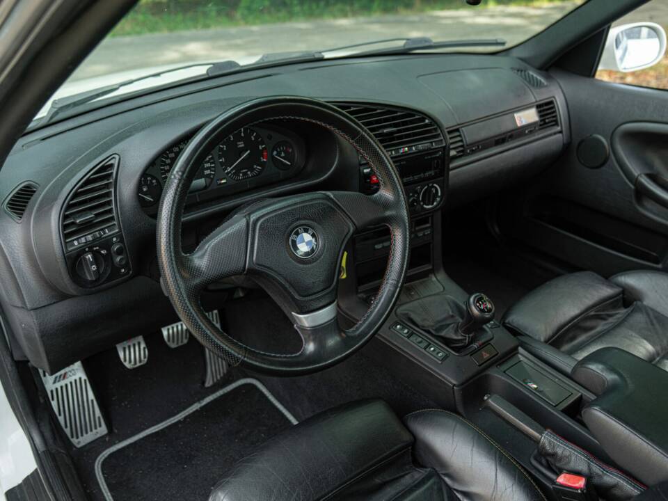 Bild 30/50 von BMW 318is "Class II" (1994)