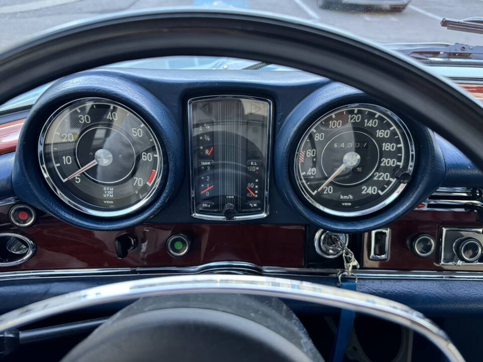 Bild 34/54 von Mercedes-Benz 280 SE (1970)