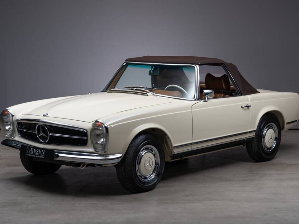Image 2/41 of Mercedes-Benz 280 SL (1969)