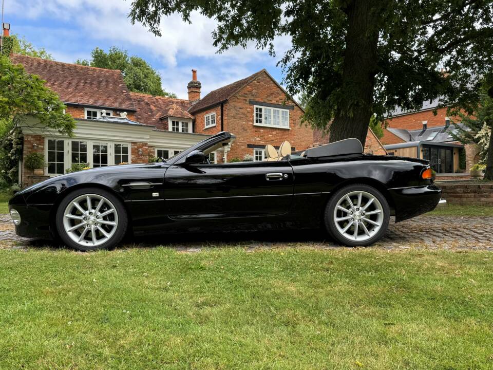 Image 8/30 de Aston Martin DB 7 Vantage Volante (2003)