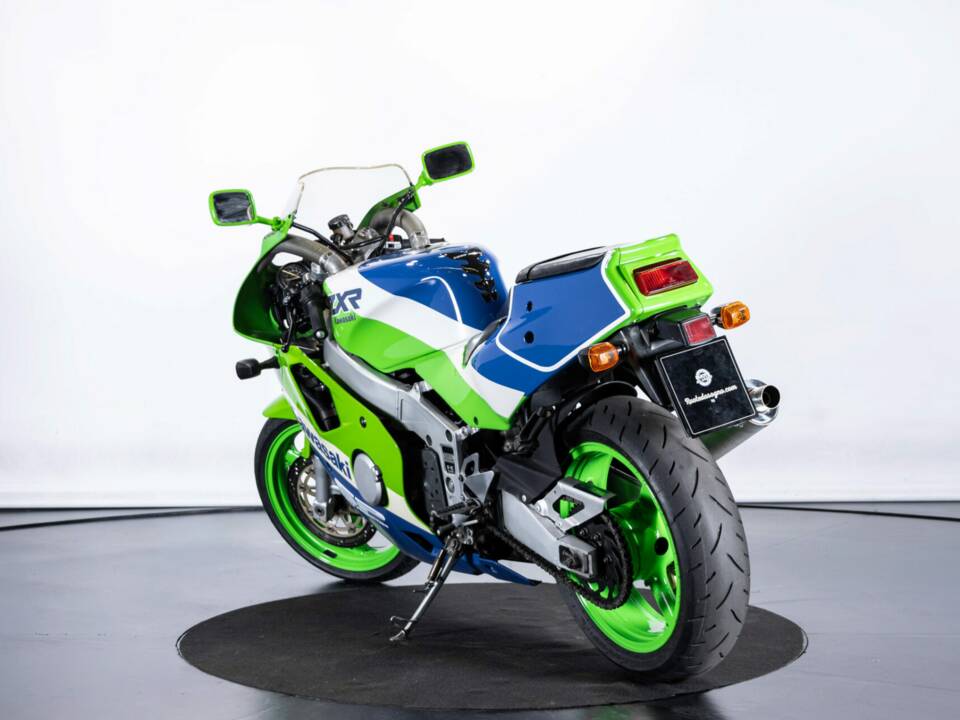 Image 2/40 of Kawasaki ZX-R 400 (1991)