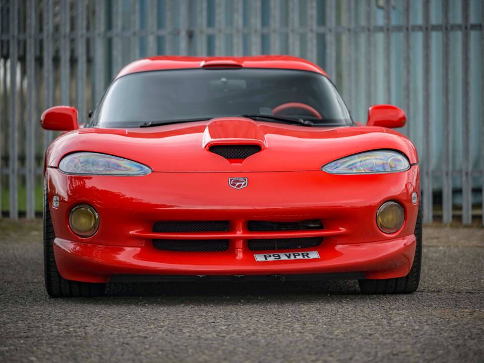 Image 7/8 of Dodge Viper GTS (1997)