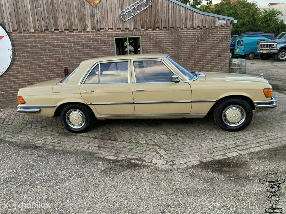 Image 5/31 of Mercedes-Benz 280 S (1975)