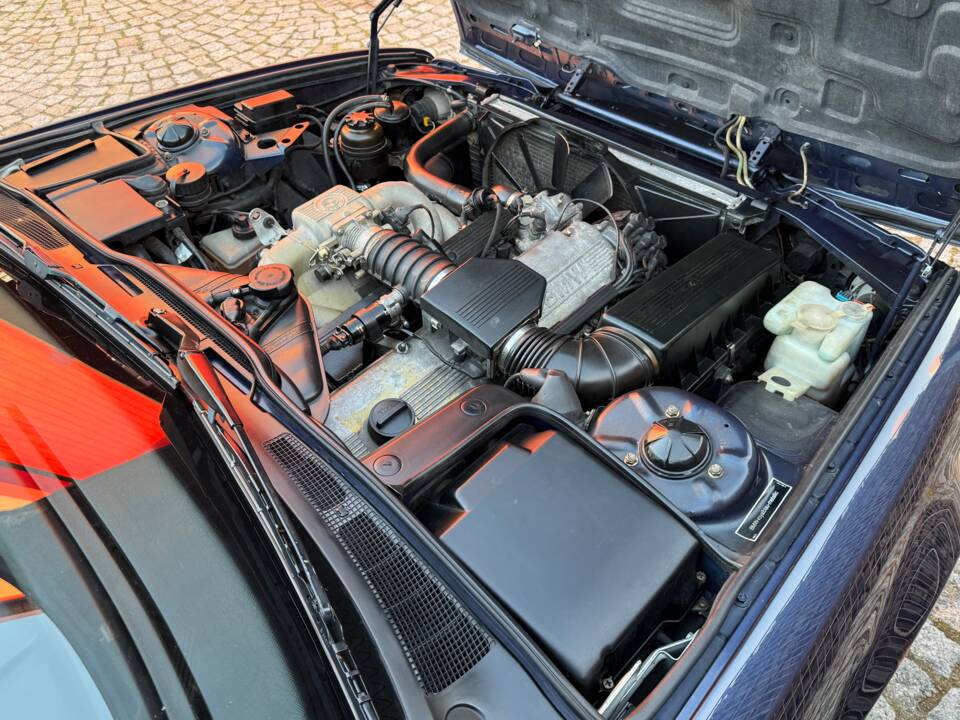 Immagine 50/99 di BMW 735i (1988)