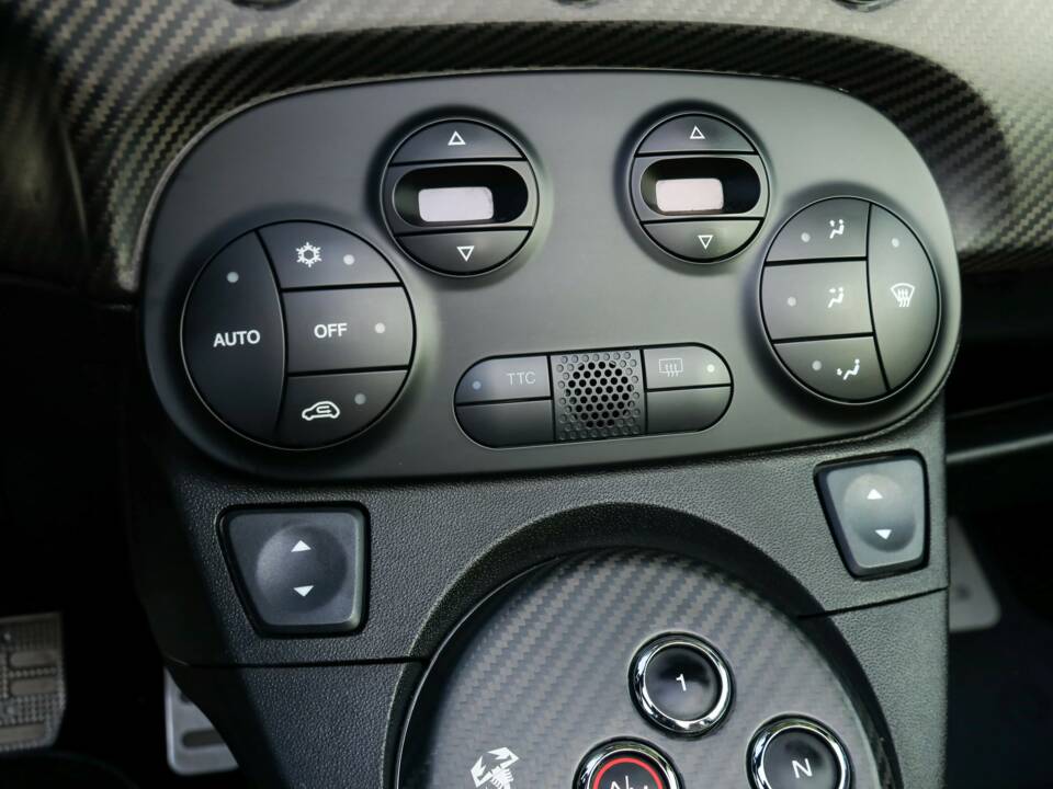 Imagen 18/50 de Abarth 695 "Edizione Maserati" (2013)