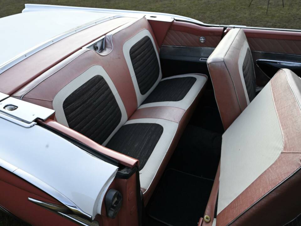 Bild 45/50 von Ford Fairlane 500 Skyliner (1959)
