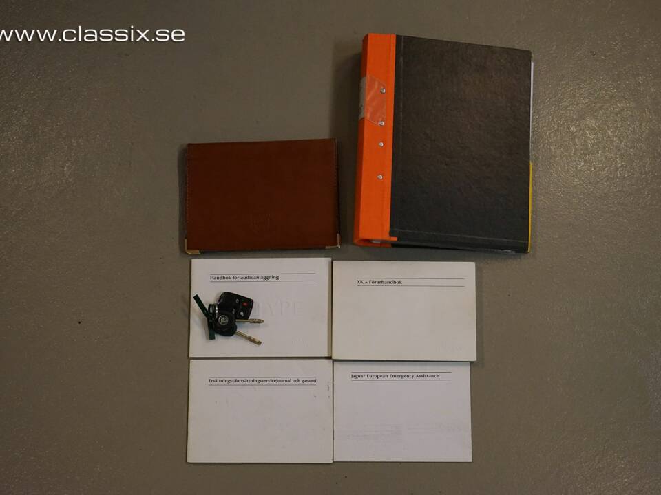 Image 18/29 of Jaguar XKR (2003)