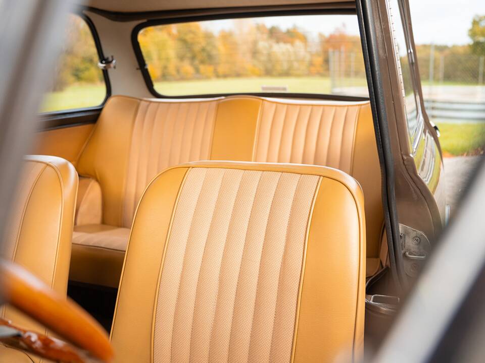 Immagine 22/36 di Innocenti Mini 1001 Export (1972)