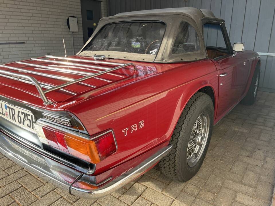 Image 6/8 of Triumph TR 6 (1976)