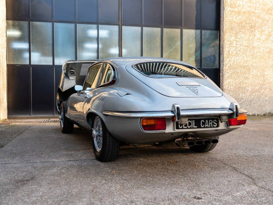 Bild 17/50 von Jaguar E-Type V12 (2+2) (1971)