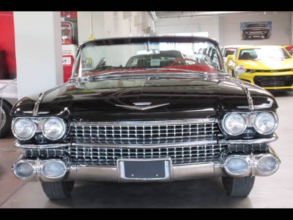 Image 2/4 of Cadillac 62 Convertible (1959)
