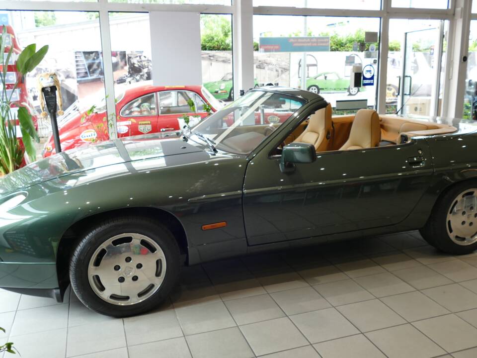 Image 2/19 of Porsche 928 S4 (1989)