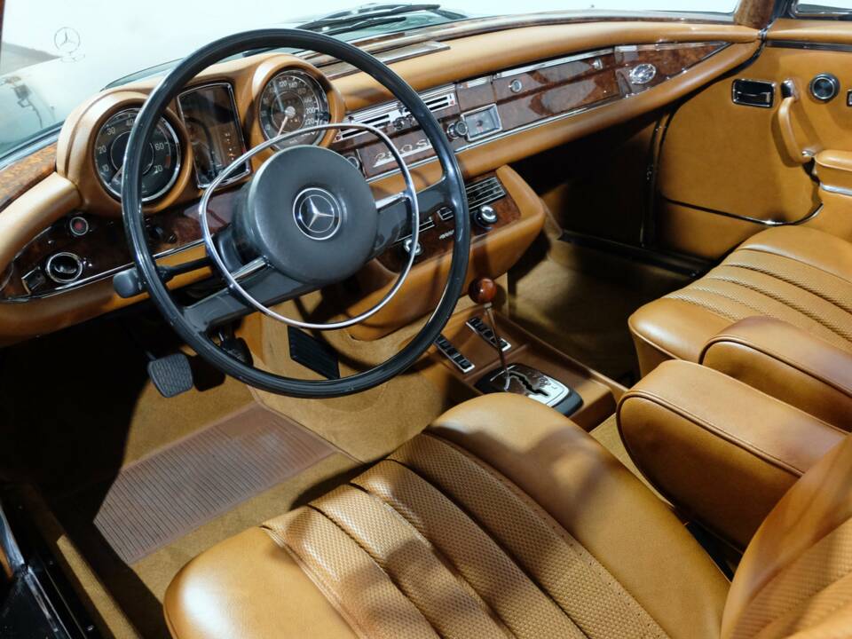 Immagine 20/29 di Mercedes-Benz 280 SE 3,5 (1970)