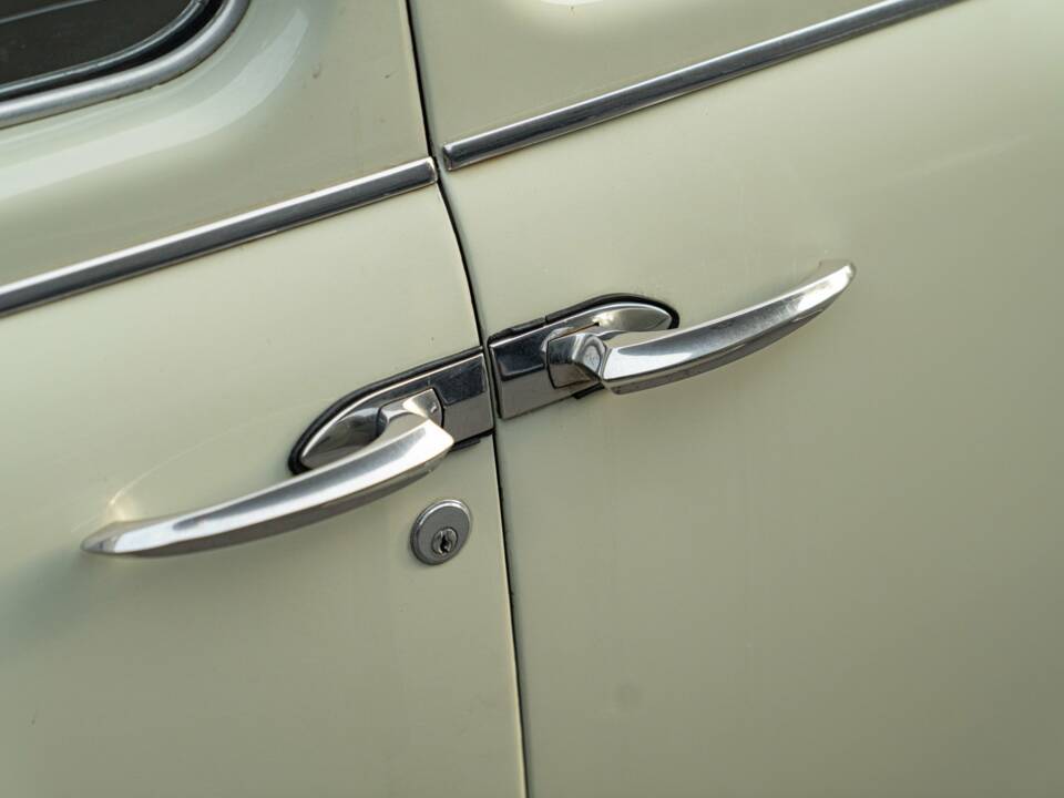 Image 18/50 of Lancia Appia C10 (1957)