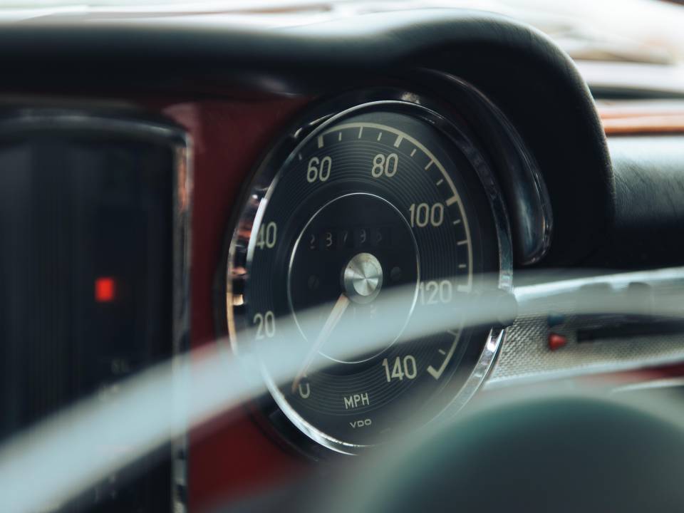 Bild 27/46 von Mercedes-Benz 280 SL (1969)