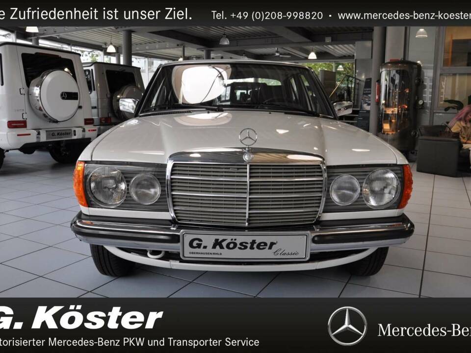 Image 8/15 of Mercedes-Benz 200 (1980)