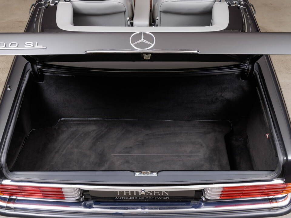 Image 24/30 of Mercedes-Benz 300 SL (1986)