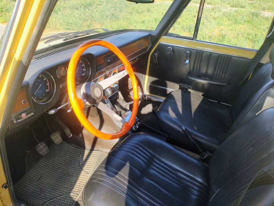 Bild 5/10 von Alfa Romeo Giulia Nuova Super 1300 (1975)