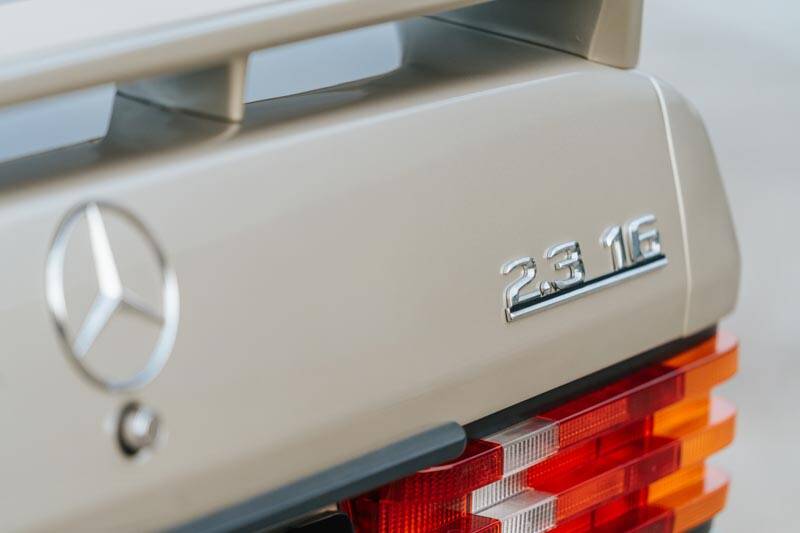 Image 22/69 de Mercedes-Benz 190 E 2.3-16 (1988)