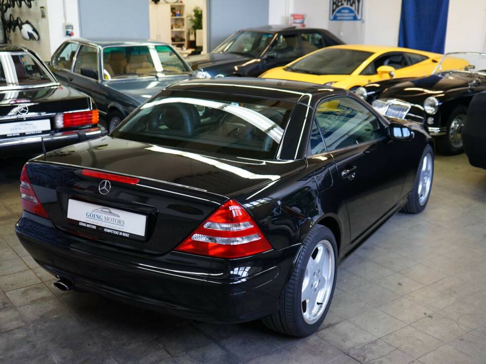 Image 17/33 de Mercedes-Benz SLK 320 (2000)