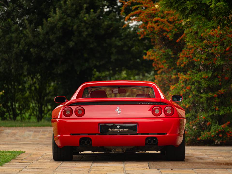 Bild 4/42 von Ferrari F 355 Berlinetta (1996)