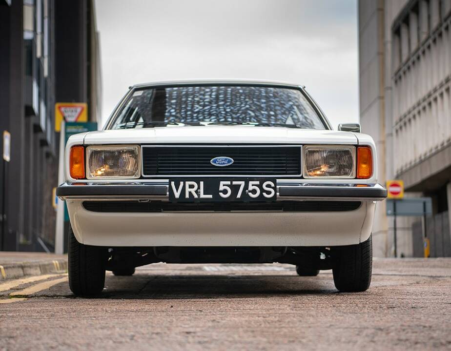 Image 4/7 de Ford Cortina 3.0 (1977)
