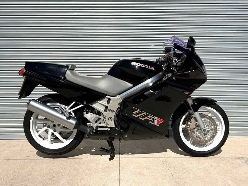 Image 1/44 de Honda VFR 750F (1991)