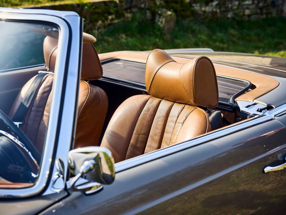 Image 20/31 of Mercedes-Benz 280 SL (1969)