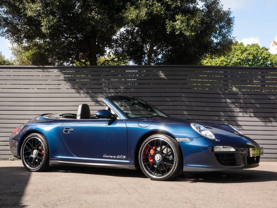 Image 1/54 of Porsche 911 Carrera GTS (2011)