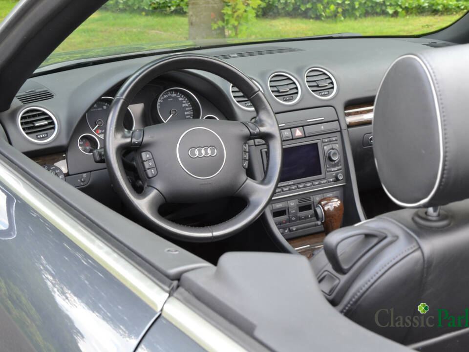 Image 12/50 of Audi S4 (2005)