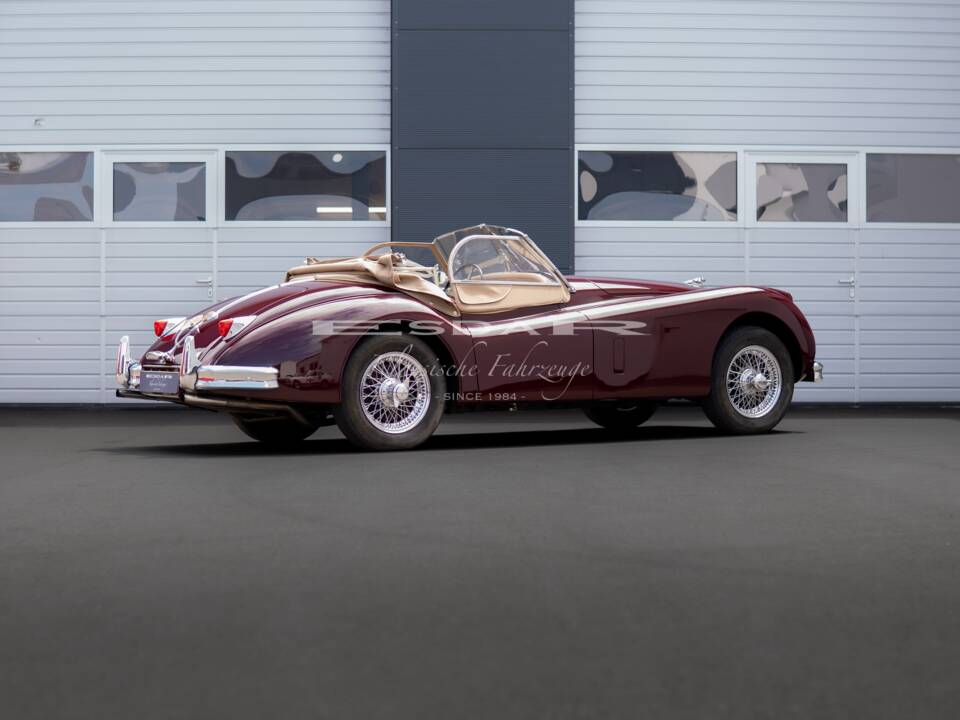 Image 3/32 de Jaguar XK 140 OTS (1955)