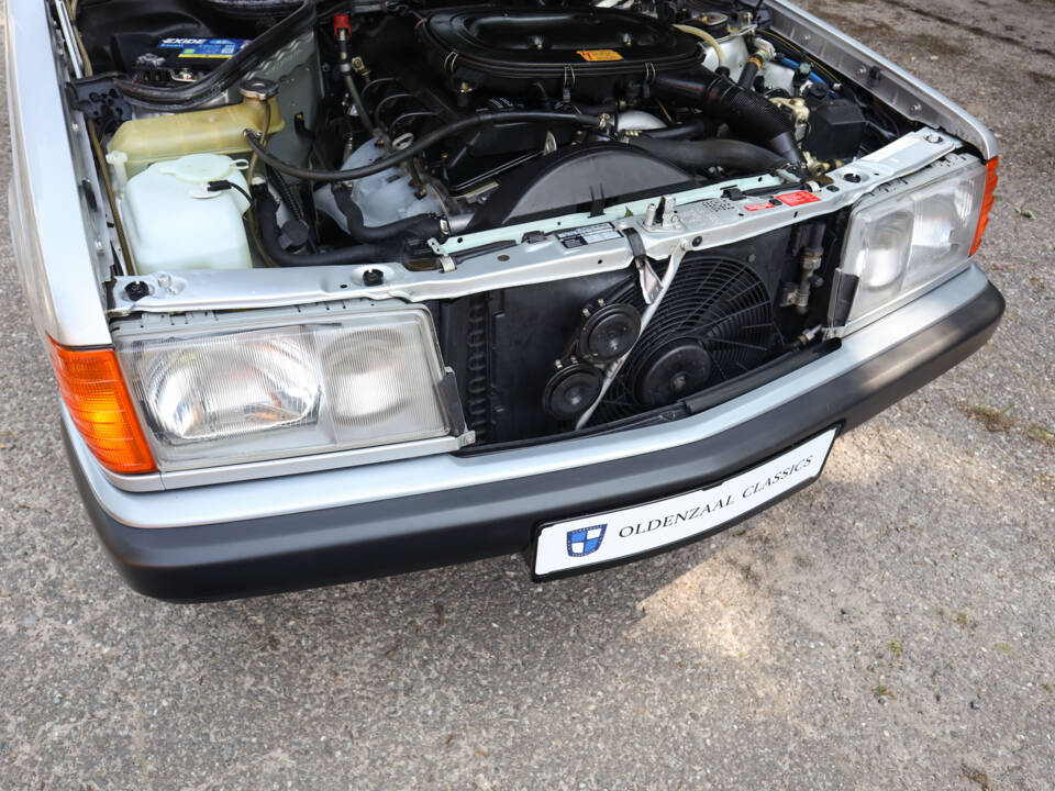 Immagine 25/100 di Mercedes-Benz 190 E 2.3 (1992)
