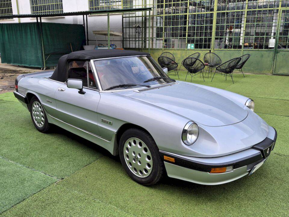 Afbeelding 46/70 van Alfa Romeo 2.0 Spider QV (1987)
