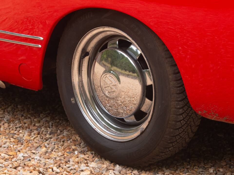 Image 33/50 de Volkswagen Karmann Ghia 1600 (1972)