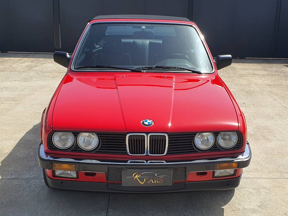 Imagen 2/38 de BMW 320i (1987)