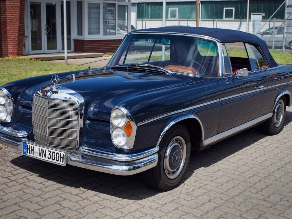 Image 22/39 of Mercedes-Benz 300 SE (1962)