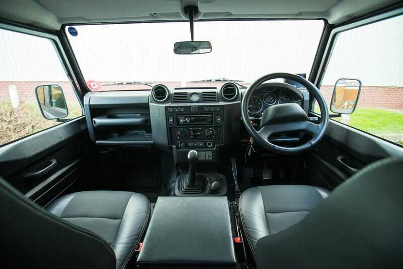 Bild 2/50 von Land Rover Defender 90 (2013)