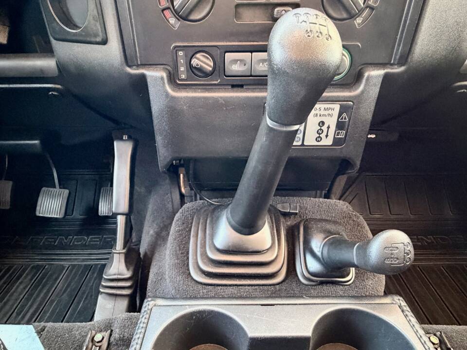 Obraz 18/18 pojazdu Land Rover Defender 90 TD4 (2007)