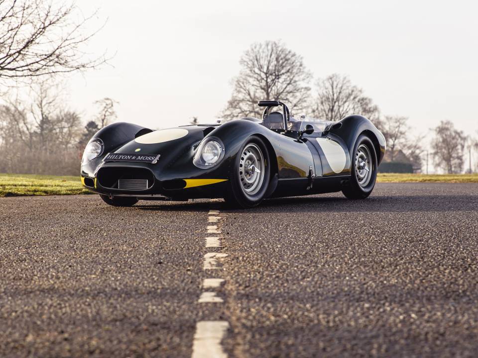 Image 21/21 of Lister Knobbly (2021)