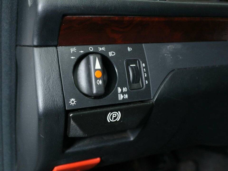 Bild 14/50 von Mercedes-Benz 300 E-24 (1992)
