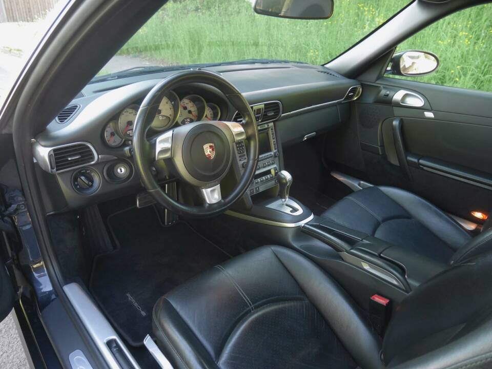 Image 15/33 of Porsche 911 Carrera S (2005)