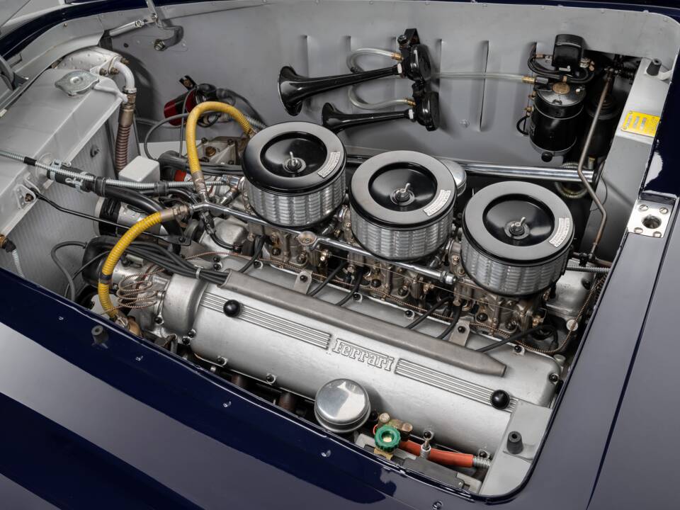 Image 16/61 of Ferrari 225 S (1952)