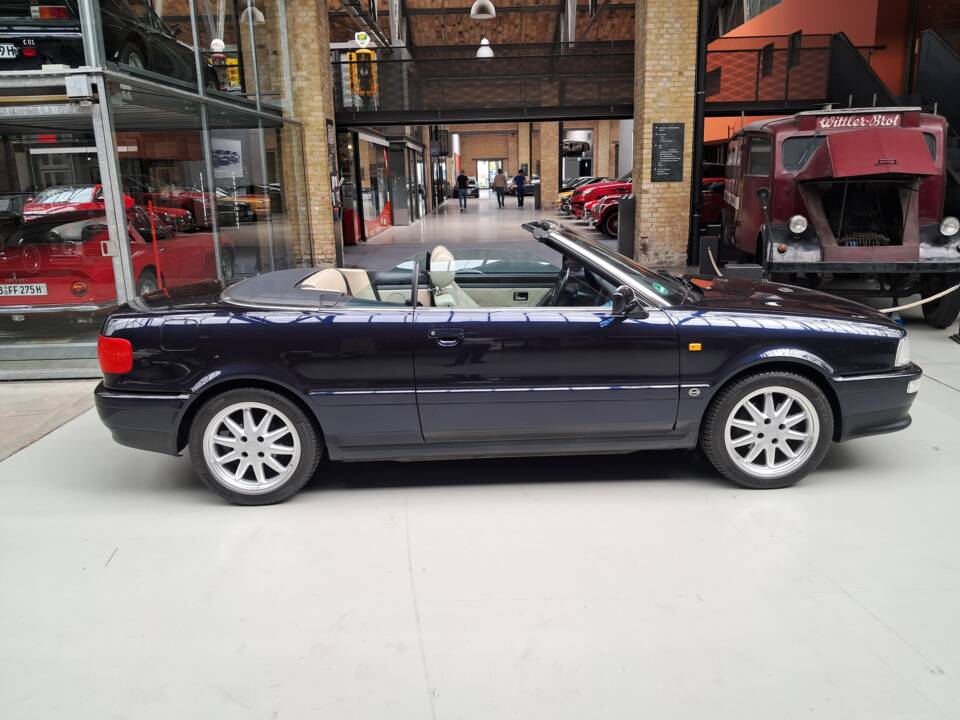 Immagine 4/24 di Audi Cabriolet 2.6 (1997)