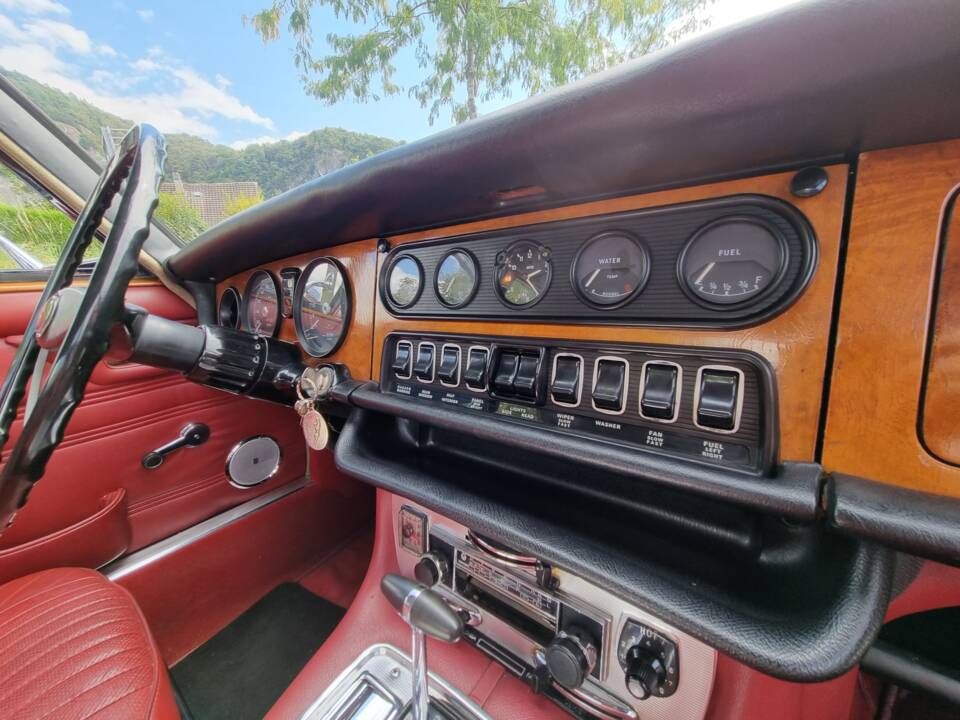 Image 23/34 of Jaguar XJ 6 4.2 (1972)