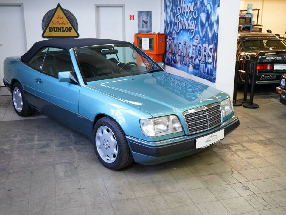 Afbeelding 1/50 van Mercedes-Benz 300 CE-24 (1993)
